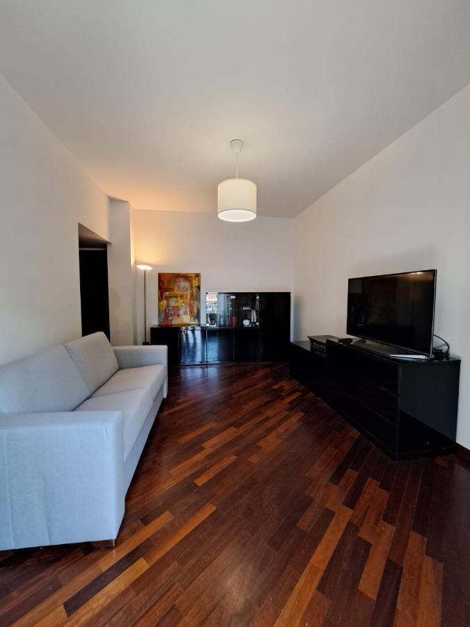 Fancy Monique Apartment Milan